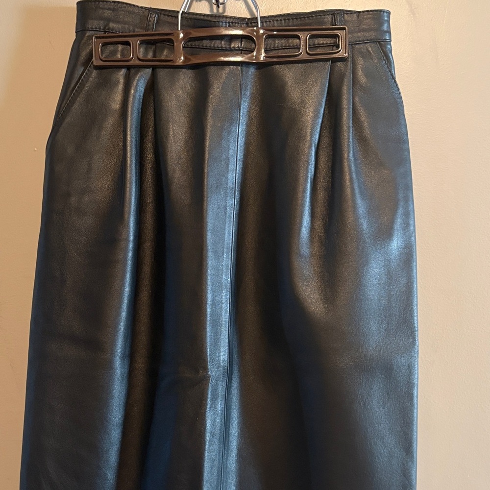 Genuine leather skirt waist 14" length 28" lined like new!